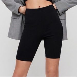 Aritzia Babaton Biker Contour Shorts Size XS